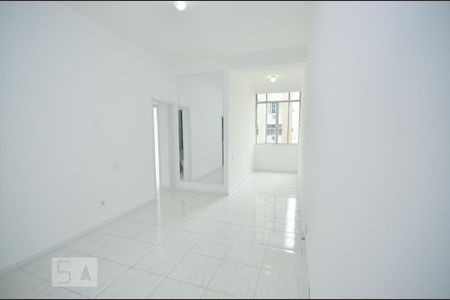 Apartamento para alugar com 70m², 2 quartos e 1 vagaSala