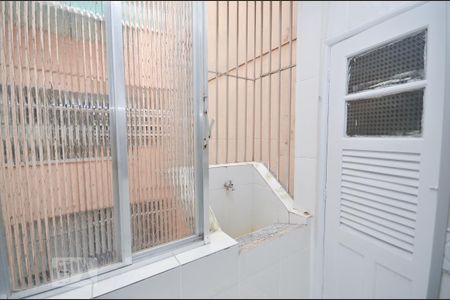 Apartamento para alugar com 70m², 2 quartos e 1 vagaÁrea de Serviço