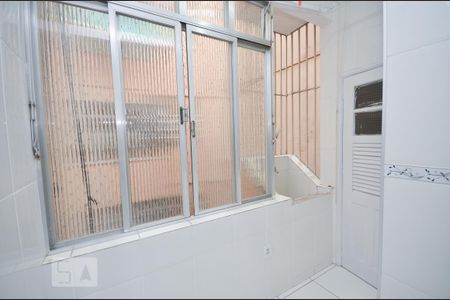 Apartamento para alugar com 70m², 2 quartos e 1 vagaÁrea de Serviço