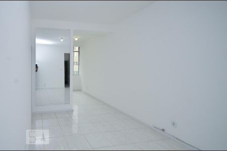 Apartamento para alugar com 70m², 2 quartos e 1 vagaSala