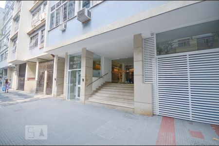 Apartamento para alugar com 70m², 2 quartos e 1 vagaFachada