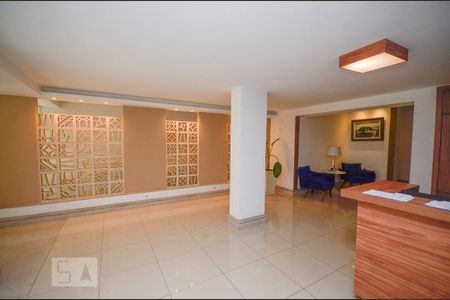 Apartamento para alugar com 70m², 2 quartos e 1 vagaFachada e portaria
