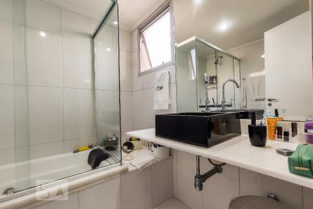 Apartamento à venda com 130m², 4 quartos e 2 vagas Apartamento à venda com 130m², 4 quartos e 2 vagasBanheiro da Suíte