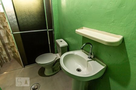 Banheiro de kitnet/studio para alugar com 1 quarto, 32m² em Santa Efigênia, São Paulo