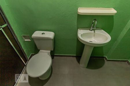 Studio para alugar com 32m², 1 quarto e sem vaga Studio para alugar com 32m², 1 quarto e sem vagaBanheiro