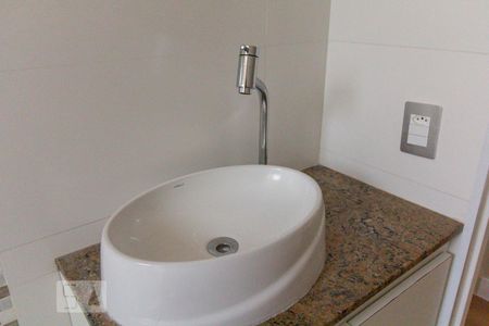 Apartamento à venda com 75m², 2 quartos e 1 vaga Apartamento à venda com 75m², 2 quartos e 1 vagaBanheiro