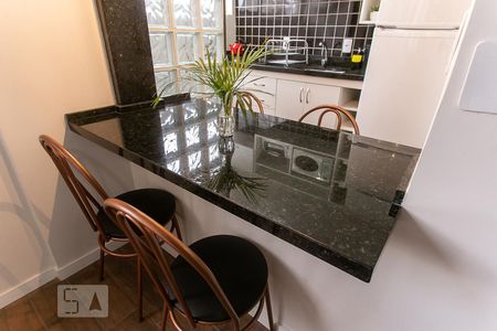 Studio à venda com 38m², 1 quarto e 1 vagaCozinha - Kitnet -Balcão americano - mesa