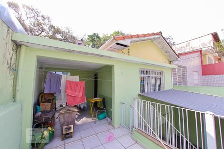 Casa à venda com 140m², 2 quartos e 2 vagas Casa à venda com 140m², 2 quartos e 2 vagasFachada