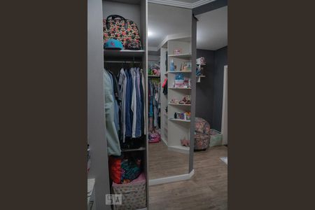 Apartamento à venda com 140m², 2 quartos e 2 vagasCloset Suite