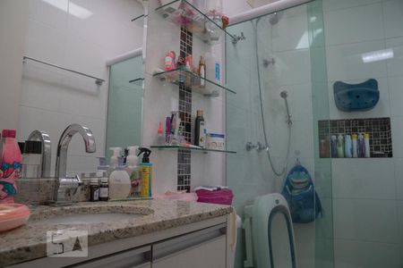 Apartamento à venda com 140m², 2 quartos e 2 vagasBanheiro Suite