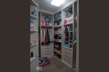 Apartamento à venda com 140m², 2 quartos e 2 vagasCloset Suite