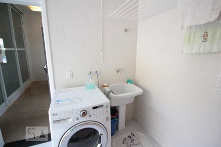 Casa de condomínio à venda com 500m², 6 quartos e 3 vagas Casa de condomínio à venda com 500m², 6 quartos e 3 vagasLavanderia