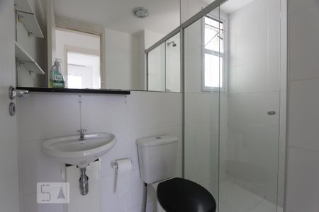Banheiro de apartamento à venda com 3 quartos, 70m² em Jacarepaguá, Rio de Janeiro