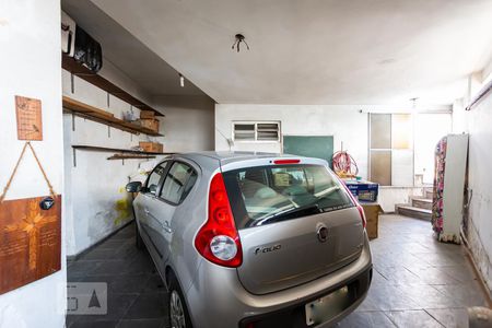 Casa à venda com 300m², 4 quartos e 2 vagas Casa à venda com 300m², 4 quartos e 2 vagasGaragem