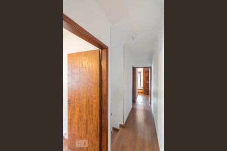 Corredor de casa à venda com 3 quartos, 186m² em Santa Maria, Santo André