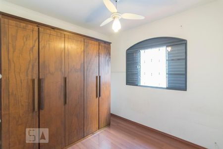 Casa à venda com 186m², 3 quartos e 2 vagasQuarto 2