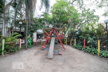 Apartamento à venda com 94m², 3 quartos e 1 vaga Apartamento à venda com 94m², 3 quartos e 1 vagaÁrea Comum - Playground