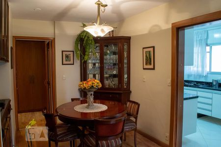 Apartamento à venda com 190m², 3 quartos e 3 vagasSala 2