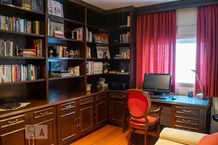 Apartamento à venda com 190m², 3 quartos e 3 vagasEscritório