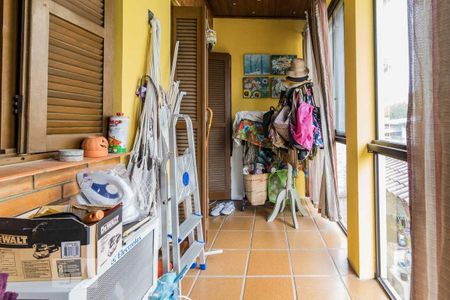 Casa à venda com 300m², 1 quarto e sem vaga Casa à venda com 300m², 1 quarto e sem vagaSacada