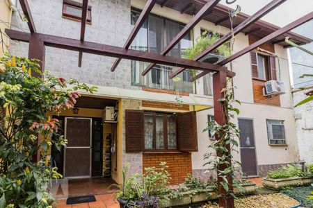 Casa à venda com 300m², 1 quarto e sem vaga Casa à venda com 300m², 1 quarto e sem vagaFachada