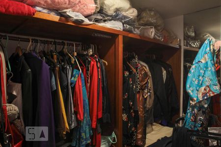 Apartamento à venda com 250m², 3 quartos e 1 vagaCloset - Suíte 1