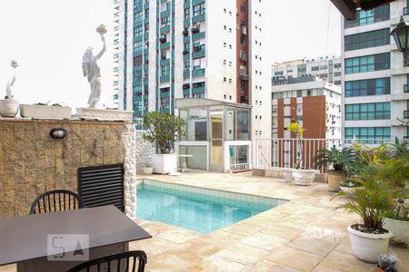 Apartamento à venda com 250m², 3 quartos e 1 vagaCobertura - Piscina