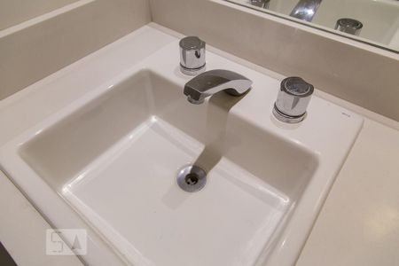 Apartamento à venda com 60m², 2 quartos e 2 vagasBanheiro - Torneira