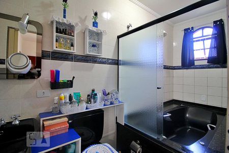Banheiro da Suíte de casa à venda com 4 quartos, 240m² em Jardim Marek, Santo André