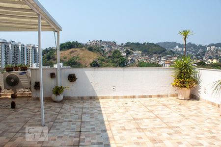 Apartamento à venda com 115m², 2 quartos e 2 vagas Apartamento à venda com 115m², 2 quartos e 2 vagasCobertura