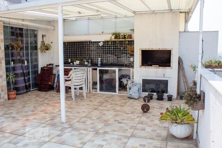 Apartamento à venda com 115m², 2 quartos e 2 vagas Apartamento à venda com 115m², 2 quartos e 2 vagasCobertura