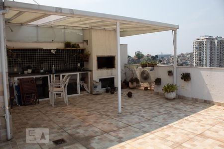 Apartamento à venda com 115m², 2 quartos e 2 vagas Apartamento à venda com 115m², 2 quartos e 2 vagasCobertura