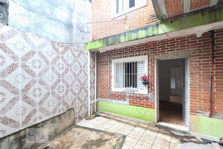 Casa à venda com 170m², 2 quartos e 1 vaga Casa à venda com 170m², 2 quartos e 1 vagaQuintal