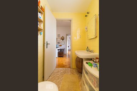 Casa à venda com 390m², 4 quartos e 4 vagasBanheiro Social