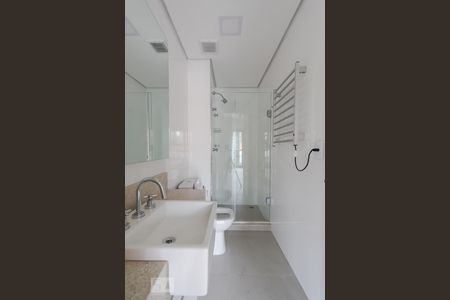 Studio para alugar com 39m², 1 quarto e 1 vaga Studio para alugar com 39m², 1 quarto e 1 vagaBanheiro