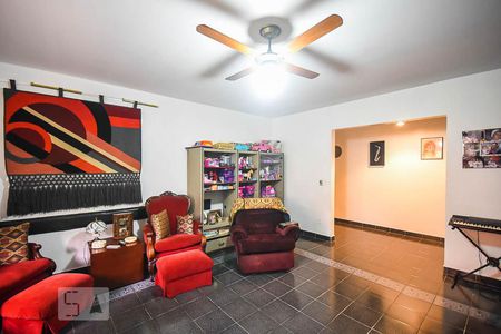 Casa à venda com 636m², 4 quartos e 6 vagas Casa à venda com 636m², 4 quartos e 6 vagasSala de tv 2