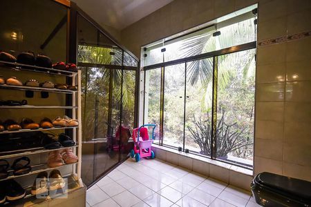 Casa à venda com 636m², 4 quartos e 6 vagas Casa à venda com 636m², 4 quartos e 6 vagasBanheiro suíte 4