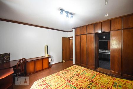 Casa à venda com 636m², 4 quartos e 6 vagas Casa à venda com 636m², 4 quartos e 6 vagasSuíte 2