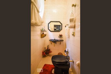 Casa à venda com 636m², 4 quartos e 6 vagas Casa à venda com 636m², 4 quartos e 6 vagasLavabo