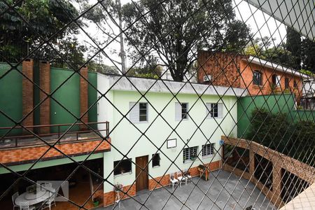 Casa à venda com 636m², 4 quartos e 6 vagas Casa à venda com 636m², 4 quartos e 6 vagasVista da suíte 2