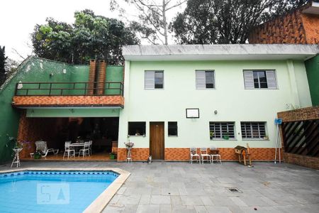 Casa à venda com 636m², 4 quartos e 6 vagas Casa à venda com 636m², 4 quartos e 6 vagasPiscina