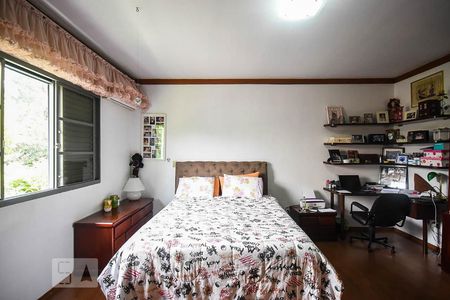 Casa à venda com 636m², 4 quartos e 6 vagas Casa à venda com 636m², 4 quartos e 6 vagasSuíte 3