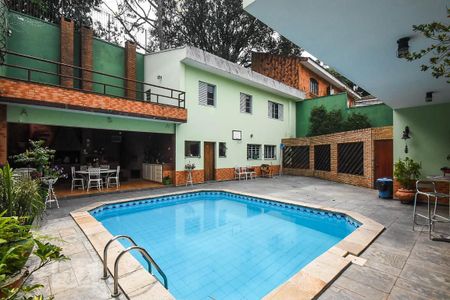 Casa à venda com 636m², 4 quartos e 6 vagas Casa à venda com 636m², 4 quartos e 6 vagasPiscina