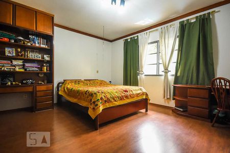 Casa à venda com 636m², 4 quartos e 6 vagas Casa à venda com 636m², 4 quartos e 6 vagasSuíte 2