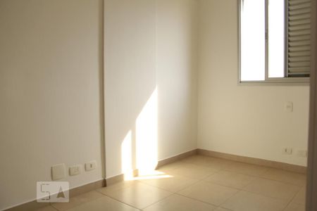 Quarto de apartamento para alugar com 2 quartos, 70m² em Jardim Luz, Goiânia