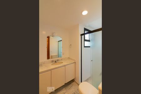 Apartamento à venda com 135m², 3 quartos e 2 vagasBanheiro Suíte