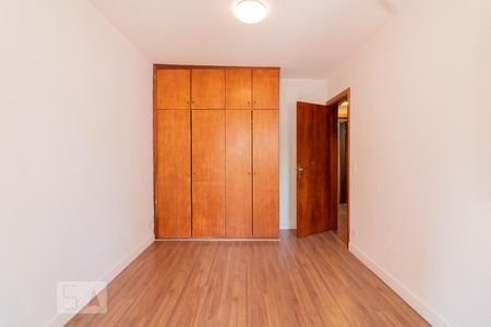 Apartamento à venda com 135m², 3 quartos e 2 vagasQuarto 2