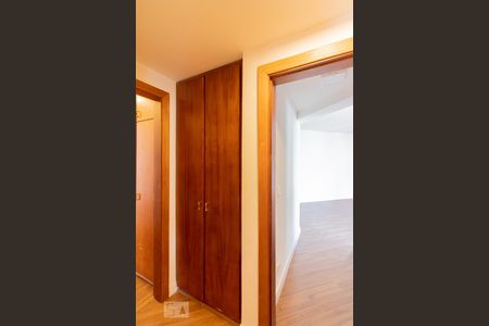 Apartamento à venda com 135m², 3 quartos e 2 vagasCorredor Quartos