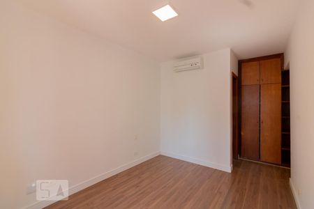 Apartamento à venda com 135m², 3 quartos e 2 vagasSuíte