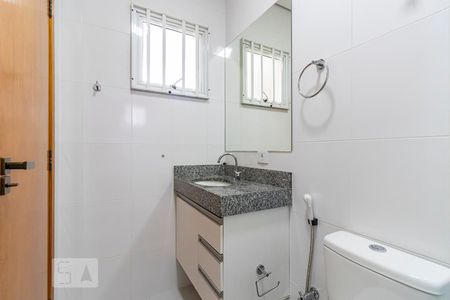 Banheiro de casa para alugar com 1 quarto, 40m² em Vila Guarani (z Sul), São Paulo